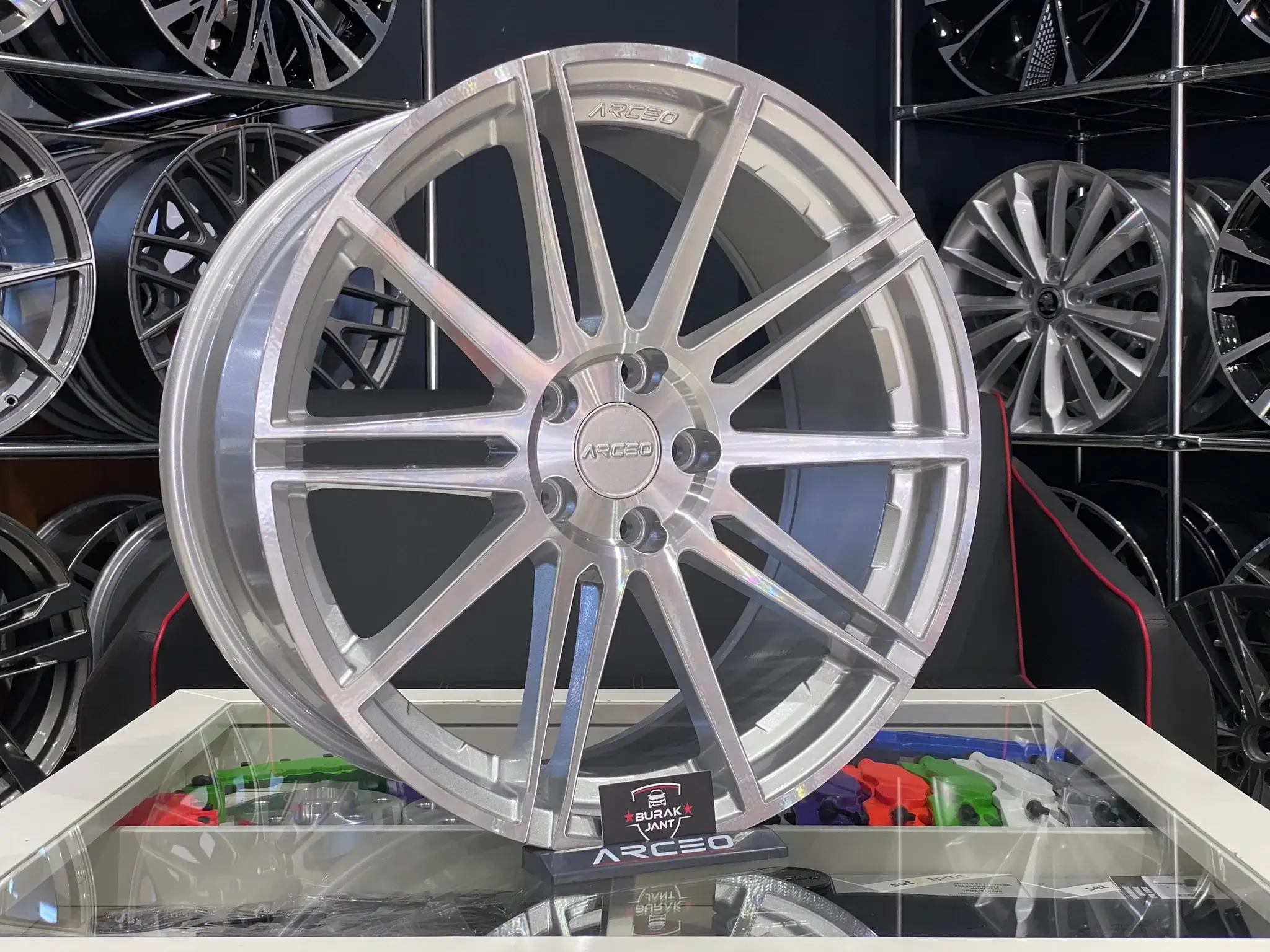 ARCEO MALLORCA 18 İNÇ 5X112 SİLVER DİAMOND JANT MODELİ