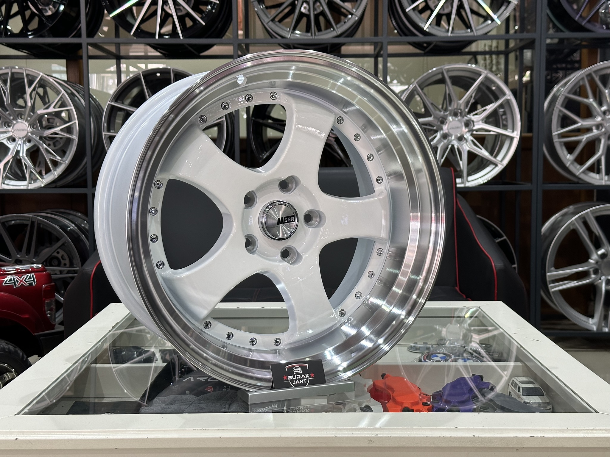 18 İNÇ 5X114.3 SSR LİP POLİSH WHİTE BEYAZ ÖN ARKA JANT MODELİ (4ADET) - Görsel 2