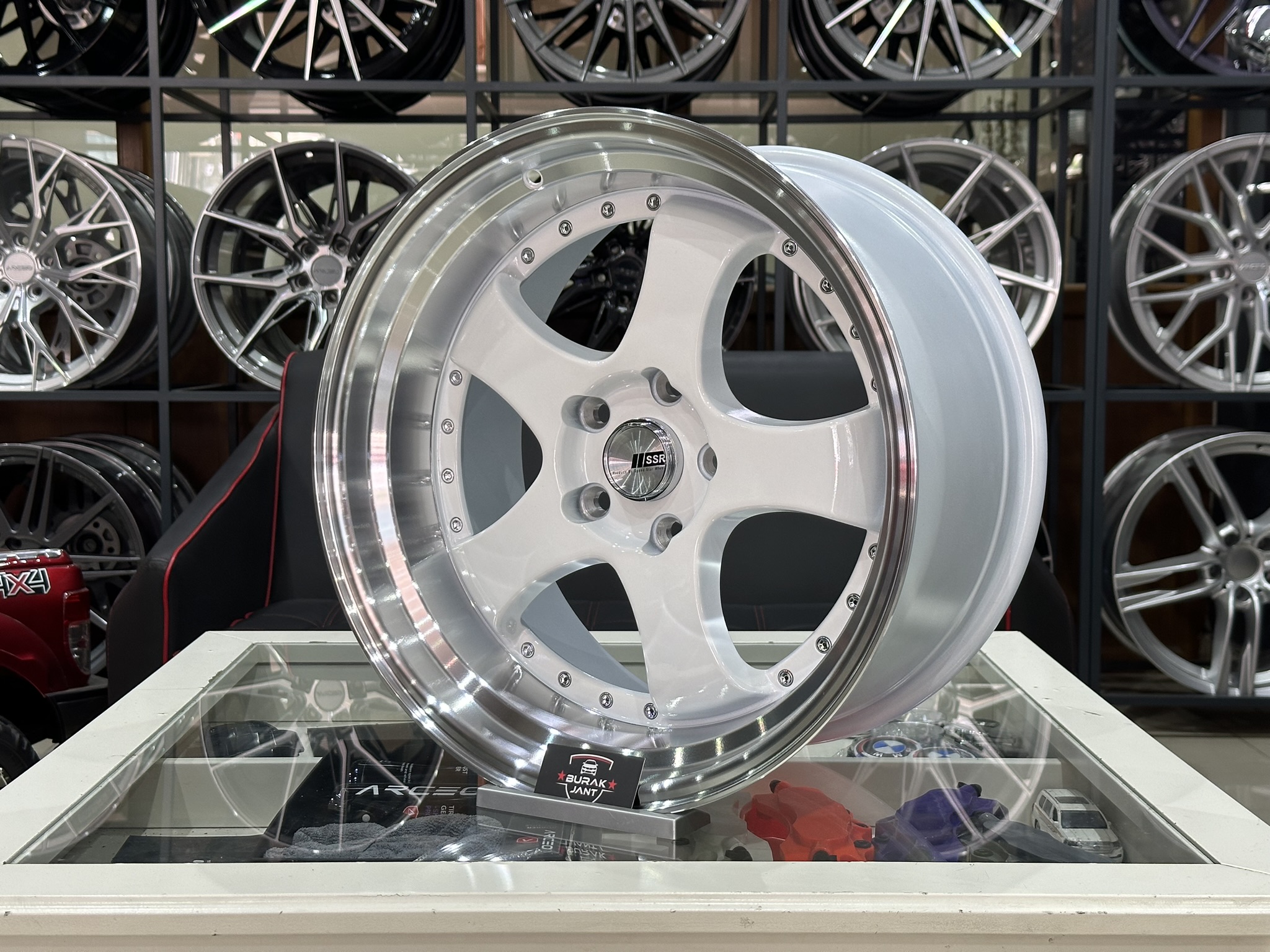 18 İNÇ 5X114.3 SSR LİP POLİSH WHİTE BEYAZ ÖN ARKA JANT MODELİ (4ADET) - Görsel 3