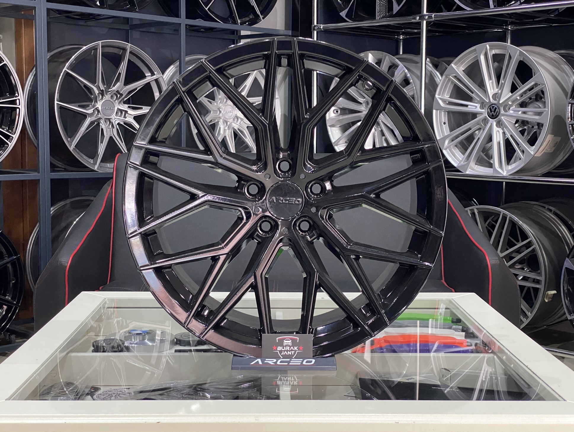 ARCEO VALENCİA 17 İNÇ 5X108 GLOSSY BLACK JANT MODELİ (4ADET)