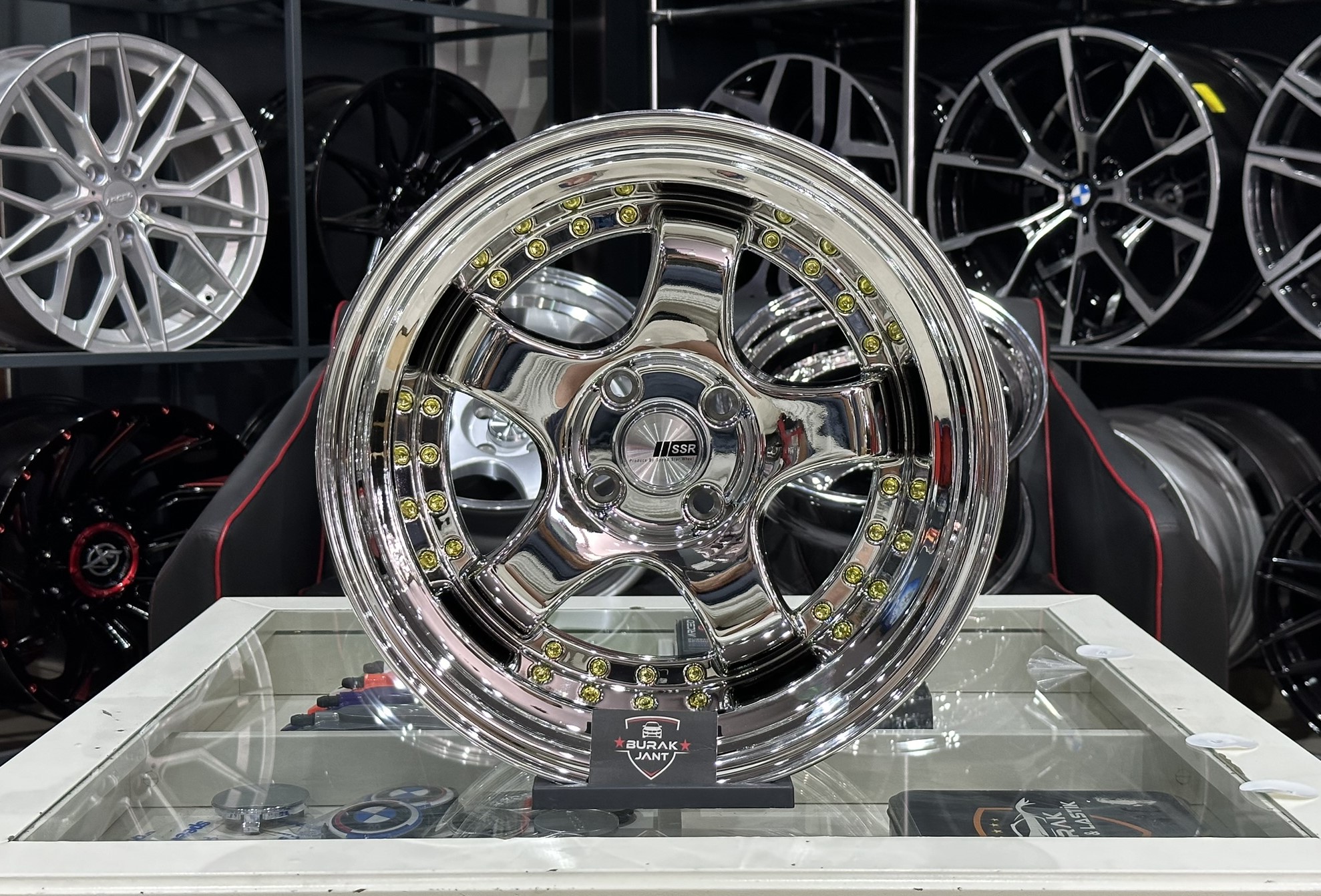 16 İNÇ 4X100 SSR ÖN:9 ARKA:10 CHROME GOLD RİVET JANT MODELİ (4ADET)