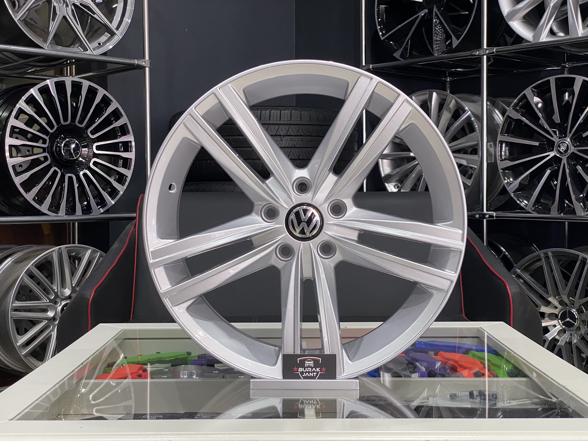 18 İNÇ 5X112 VOLKSWAGEN GOLF JETTA T-ROC TİGUAN SEBRİNG JANT MODELİ (4ADET)