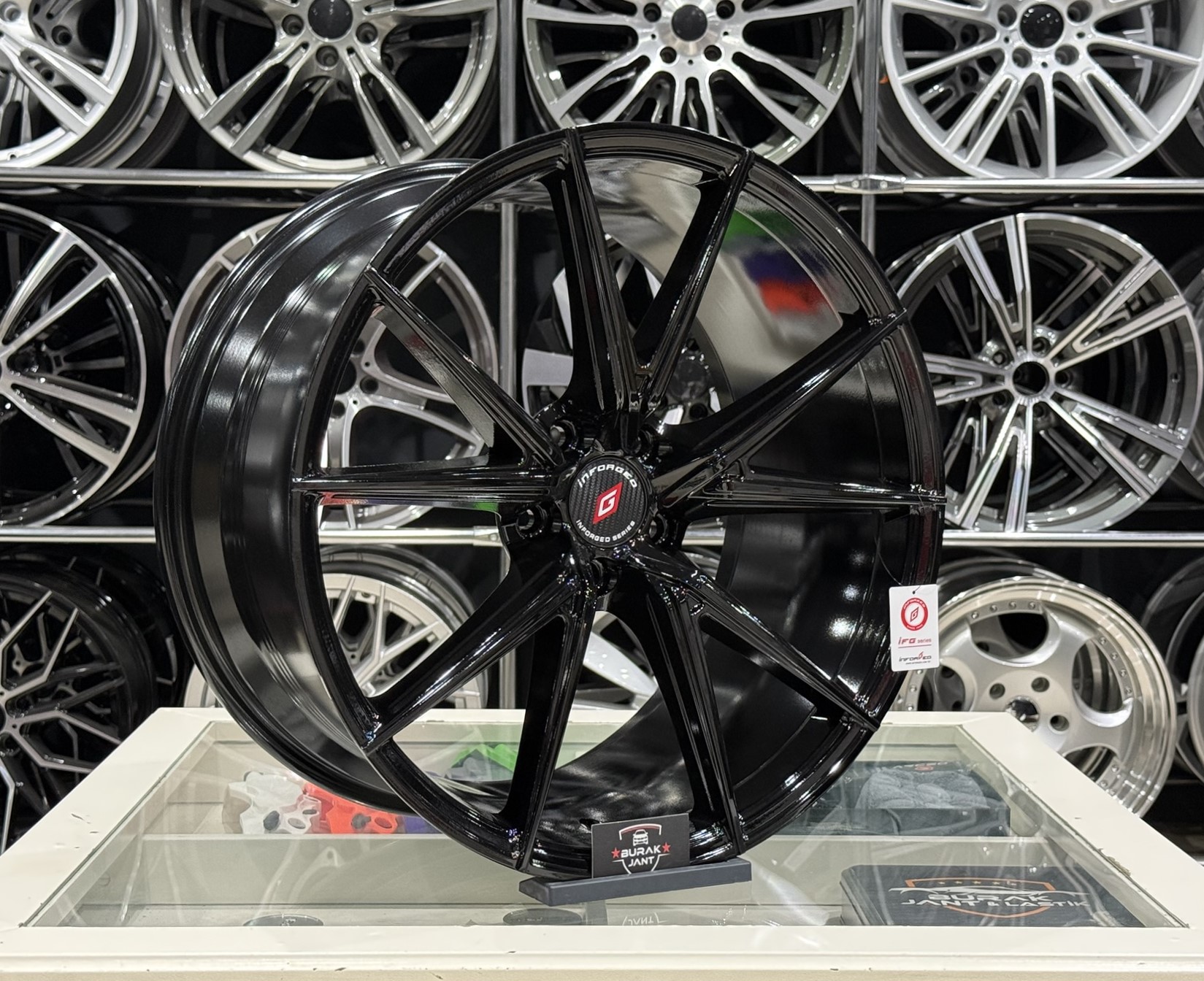 20 İNÇ 5X112 ORJİNAL İNFORGED İFG58 PİANO BLACK ÖN ARKA JANT MODELİ (4ADET) - Görsel 2