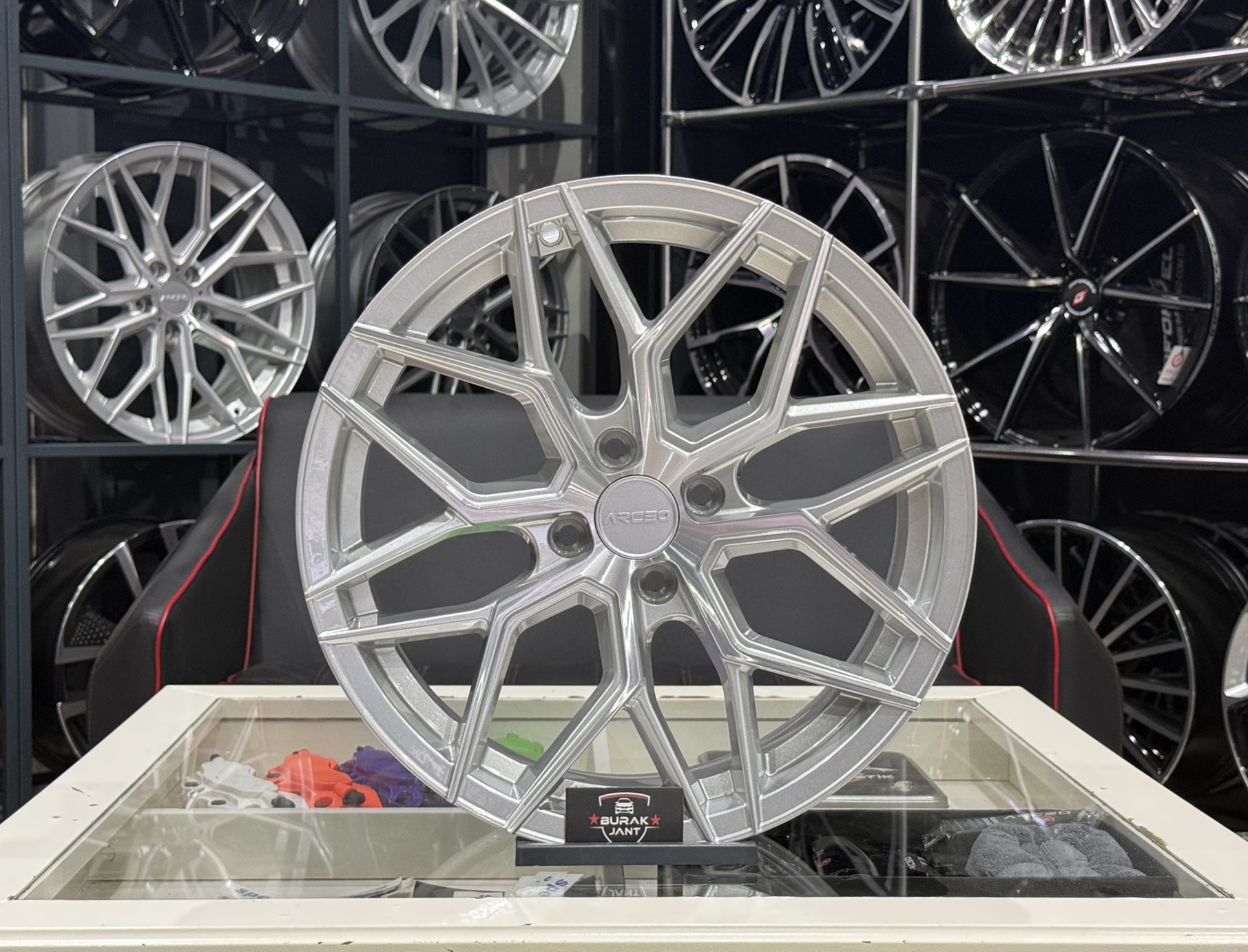 ARCEO VALENCİA 17 İNÇ 4X100 SİLVER DİAMOND M02 JANT MODELİ (4ADET)