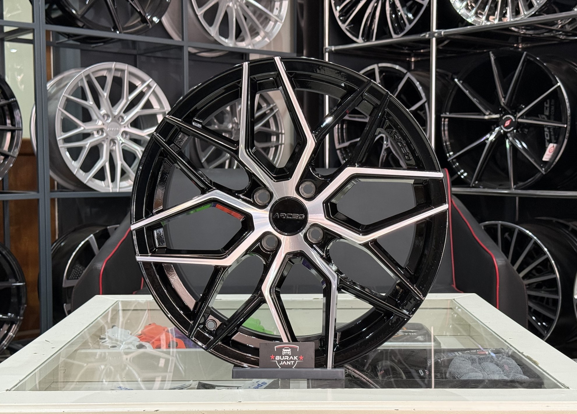 ARCEO VALENCİA 17 İNÇ 4X100 BLACK DİAMOND M02 JANT MODELİ (4ADET)