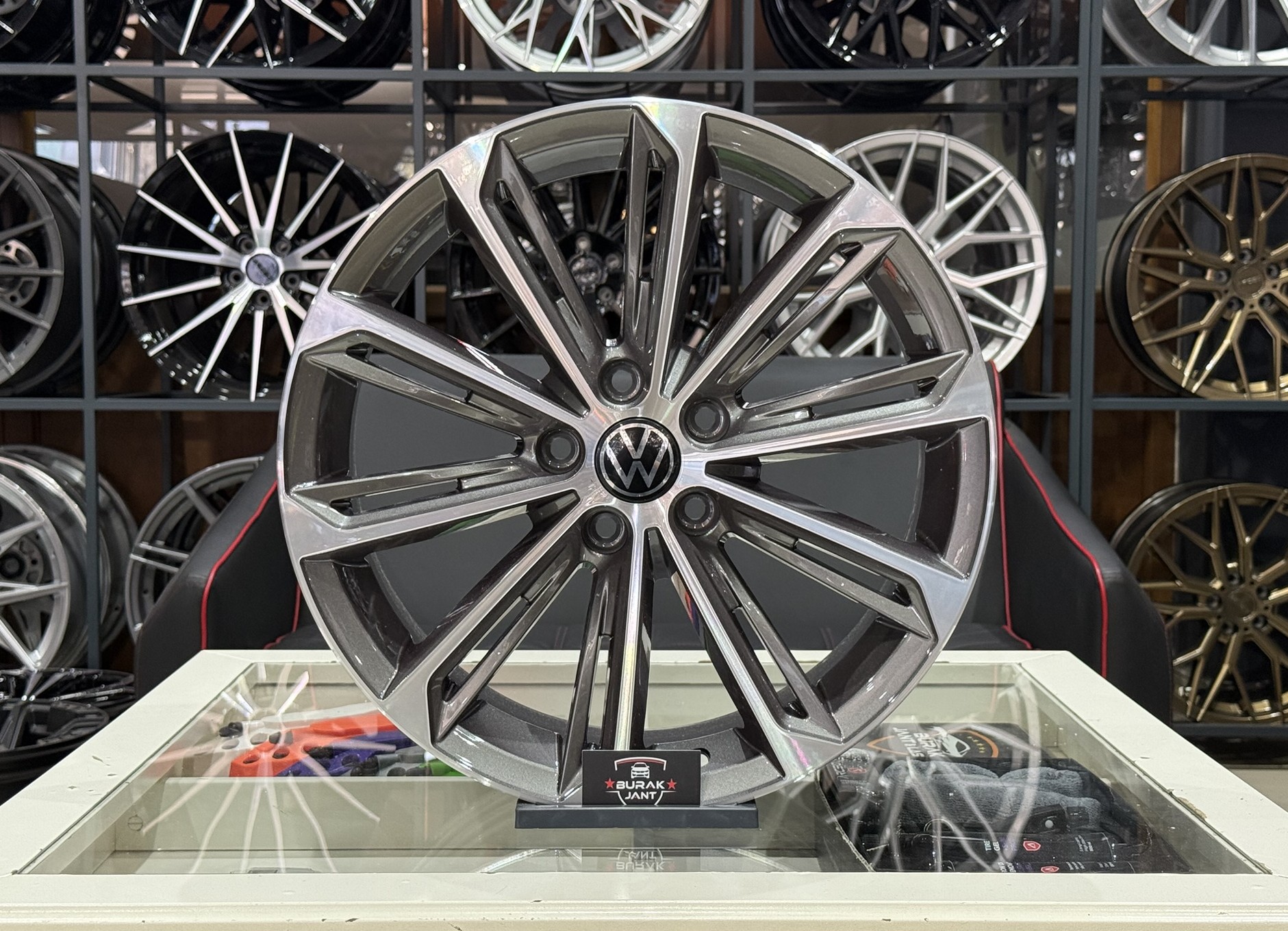 18 İNÇ 5X112 VOLSKWAGEN PASSAT JETTA GOLF CADDY VERONA TİTAN DİAMOND JANT MODELİ (4ADET)