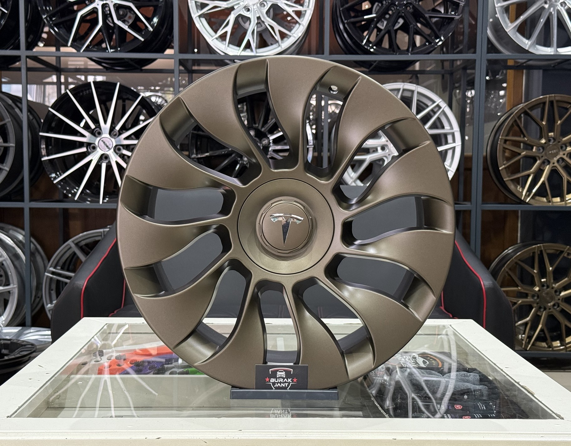 19 İNÇ 5X114.3 TESLA Y PERFORMANCE ORJİNAL KALIP BRONZ JANT MODELİ (4ADET)