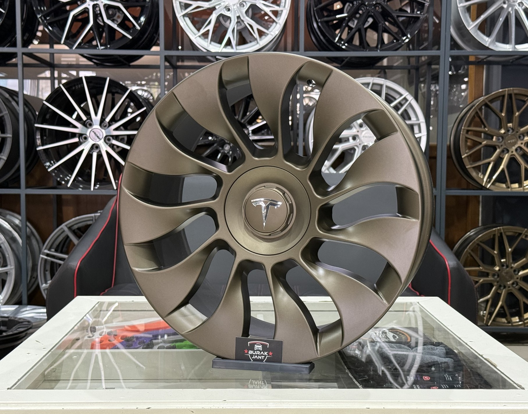 19 İNÇ 5X114.3 TESLA Y PERFORMANCE ORJİNAL KALIP BRONZ JANT MODELİ (4ADET) - Görsel 3