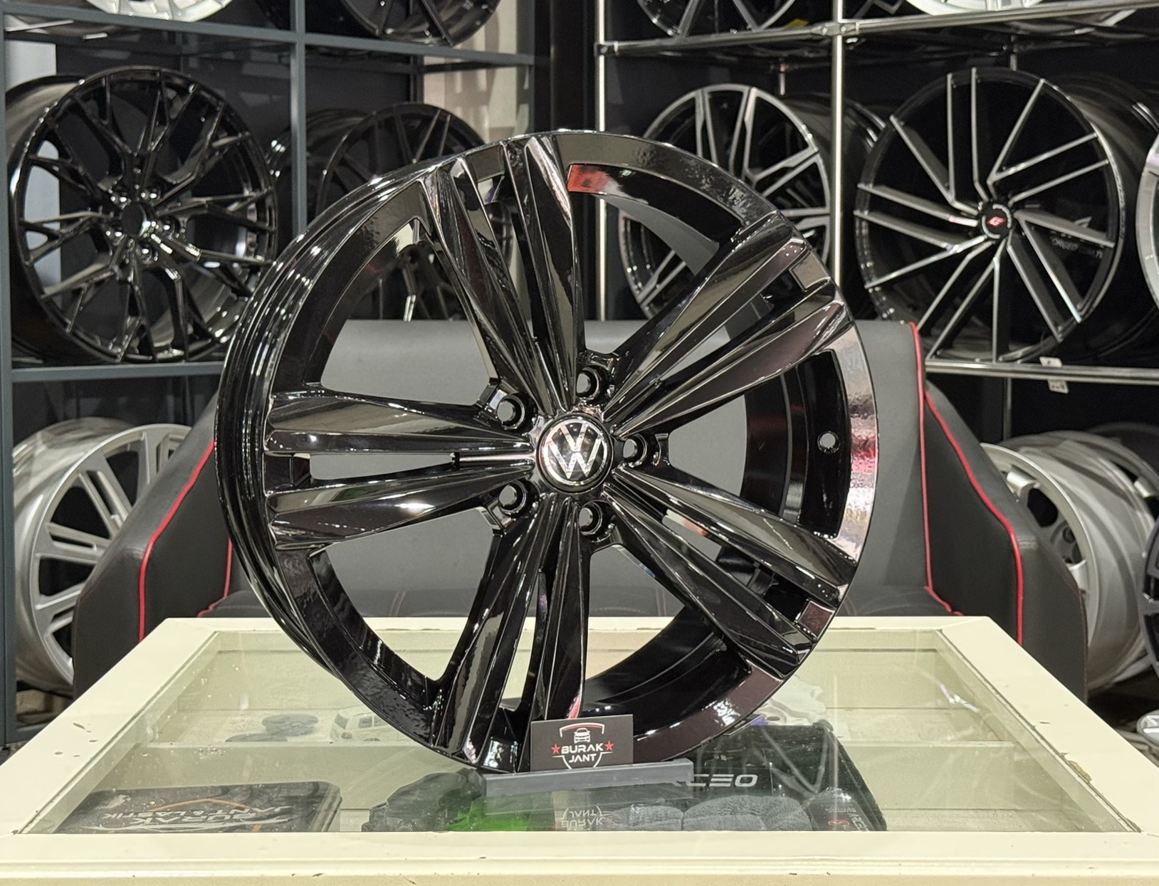 18 İNÇ 5X112 VW GOLF JETTA CADDY PASSAT T-ROC SEBRİNG PİANO BLACK JANT MODELİ (4ADET) - Görsel 2