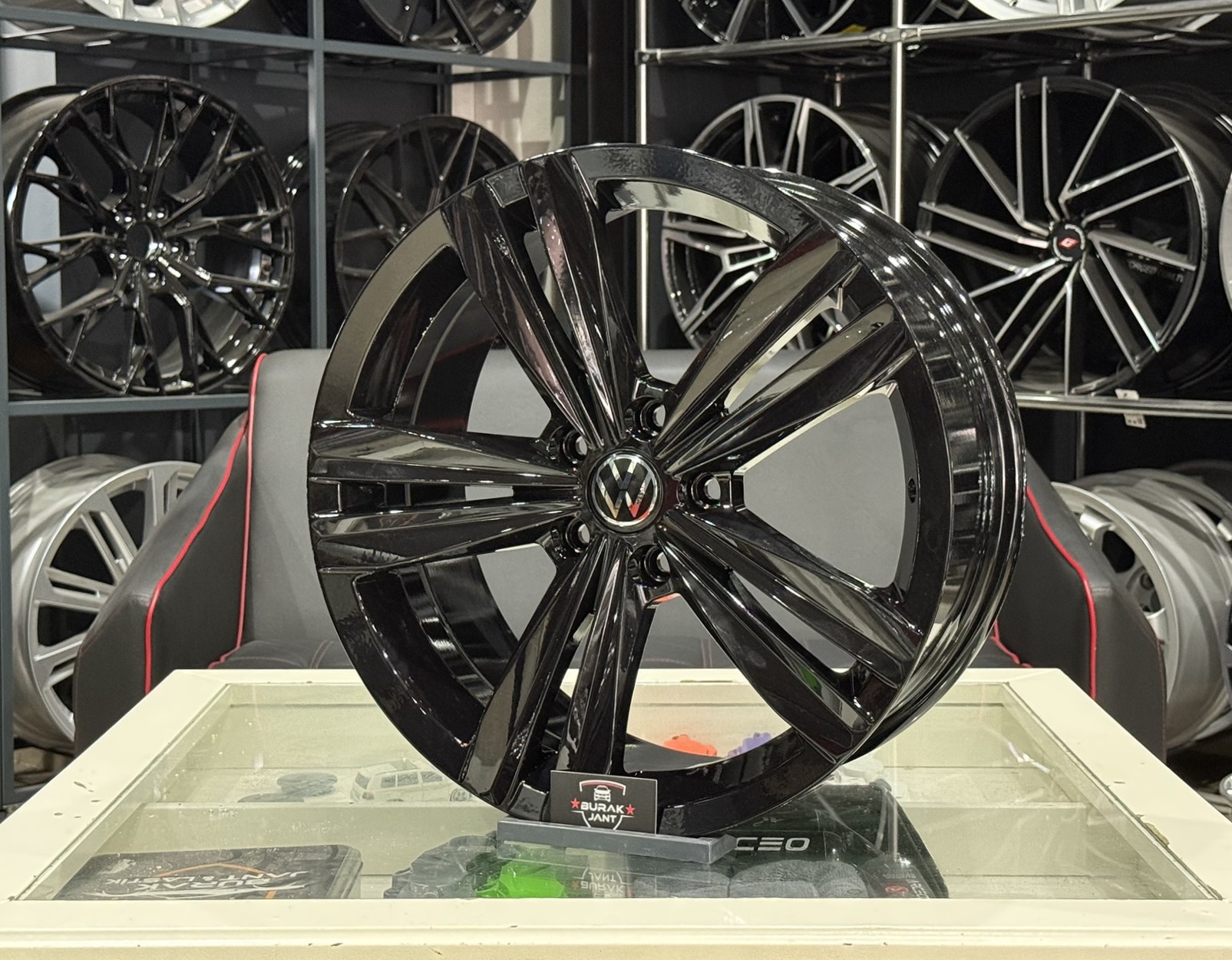 18 İNÇ 5X112 VW GOLF JETTA CADDY PASSAT T-ROC SEBRİNG PİANO BLACK JANT MODELİ (4ADET) - Görsel 3
