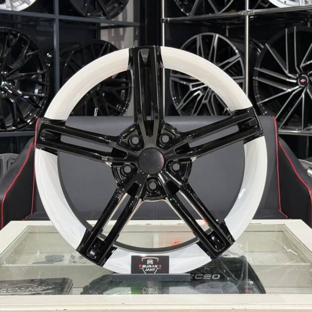 18 İNÇ 5X114.3 MEGANE HONDA TOYOTA UYUMLU PORSCHE TAYCAN JANT MODELİ (4ADET)