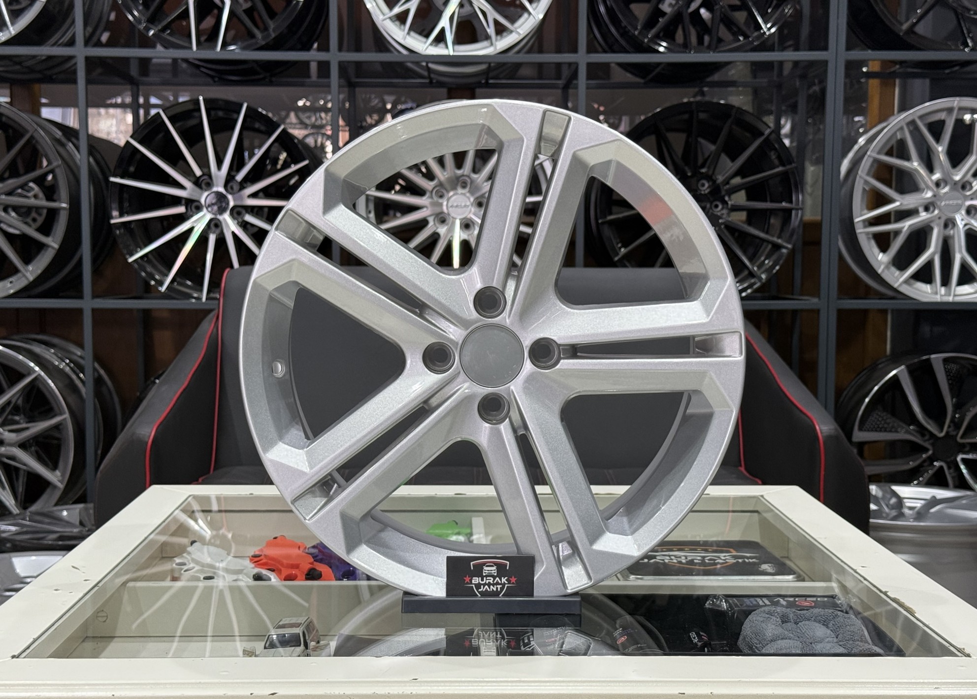 16 İNÇ 4X100 FİAT RENAULT DACIA HYUNDAİ UYUMLU MALLORY JANT MODELİ (4ADET)