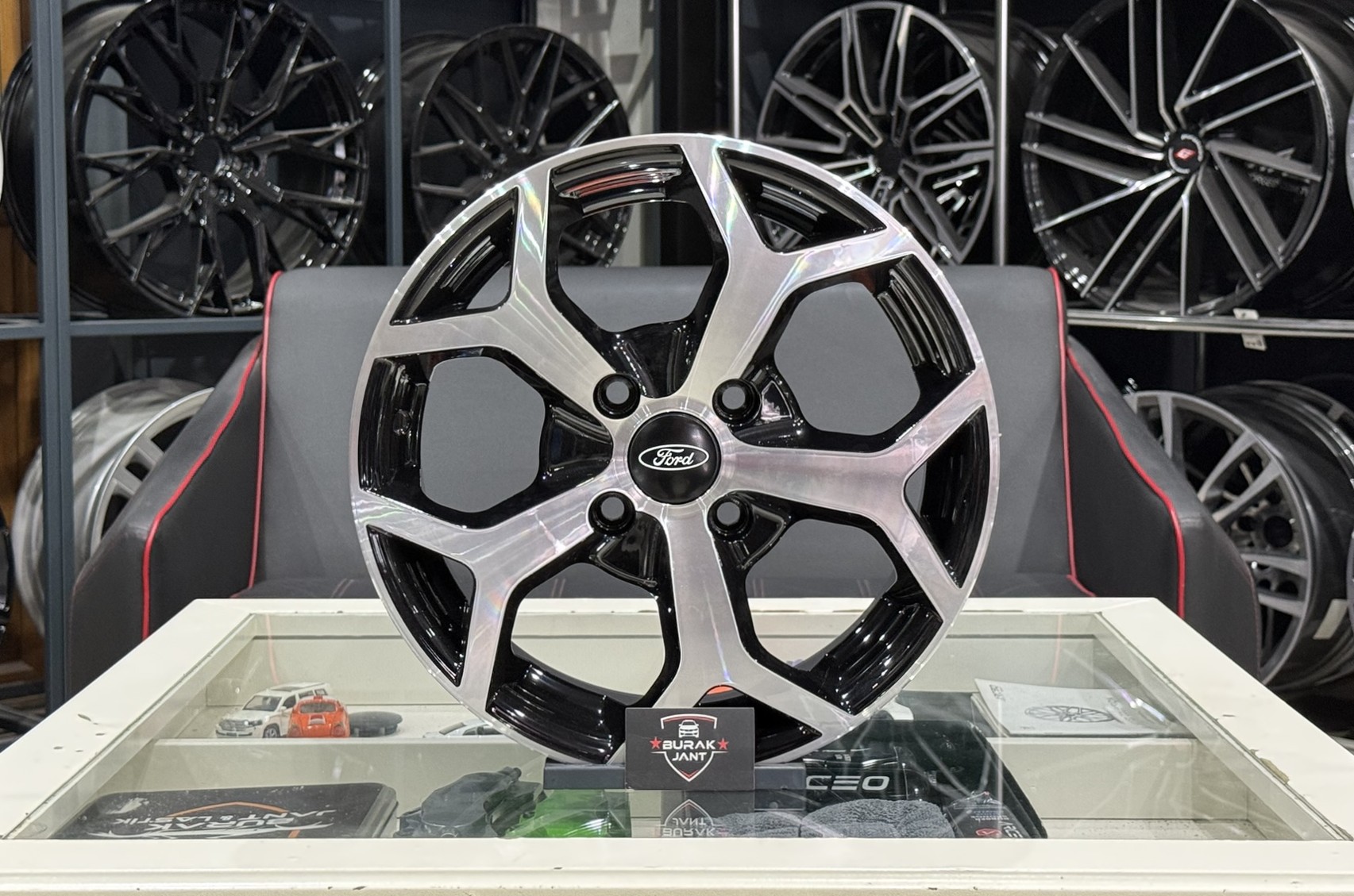 15 İNÇ 4X108 FORD FİESTA COURİER UYUMLU BLACK DİAMOND JANT MODELİ (4ADET)