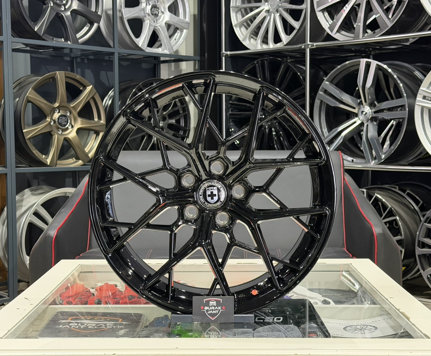 18 İNÇ 5X112 HRE PERFORMANCE FF10 PİANO BLACK JANT MODELİ (4ADET)