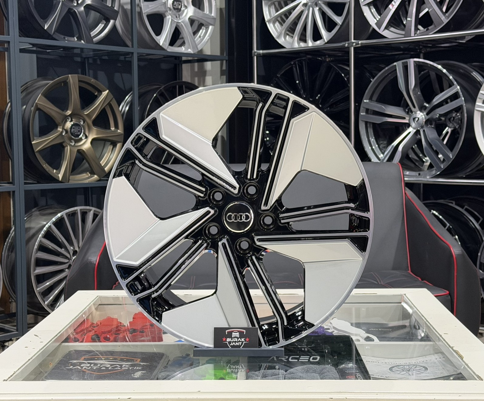 18 İNÇ 5X100 POLO İBİZA SCALA T-CROSS UYUMLU AUDİ E-TRON JANT MODELİ (4ADET)