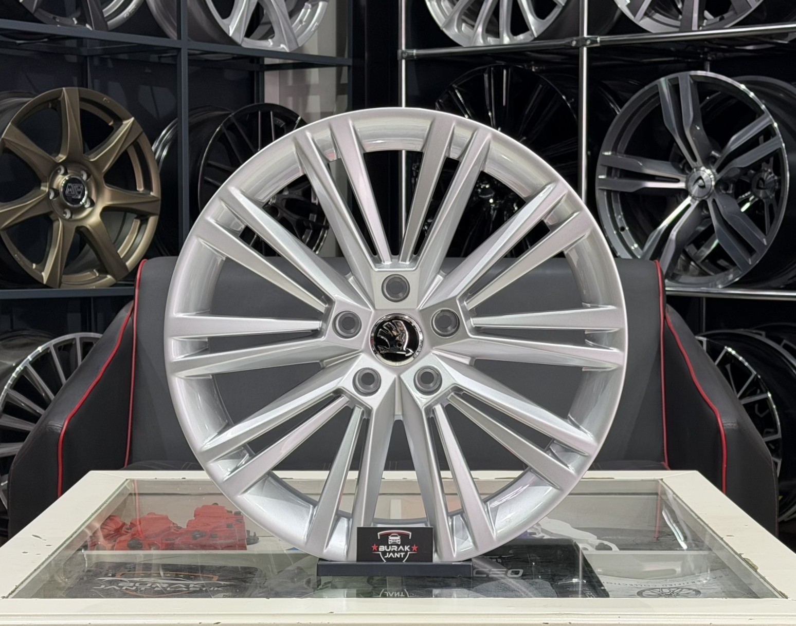 18 İNÇ 5X112 SKODA SUPERB OCTAVİA KAROQ JANT MODELİ (4ADET)