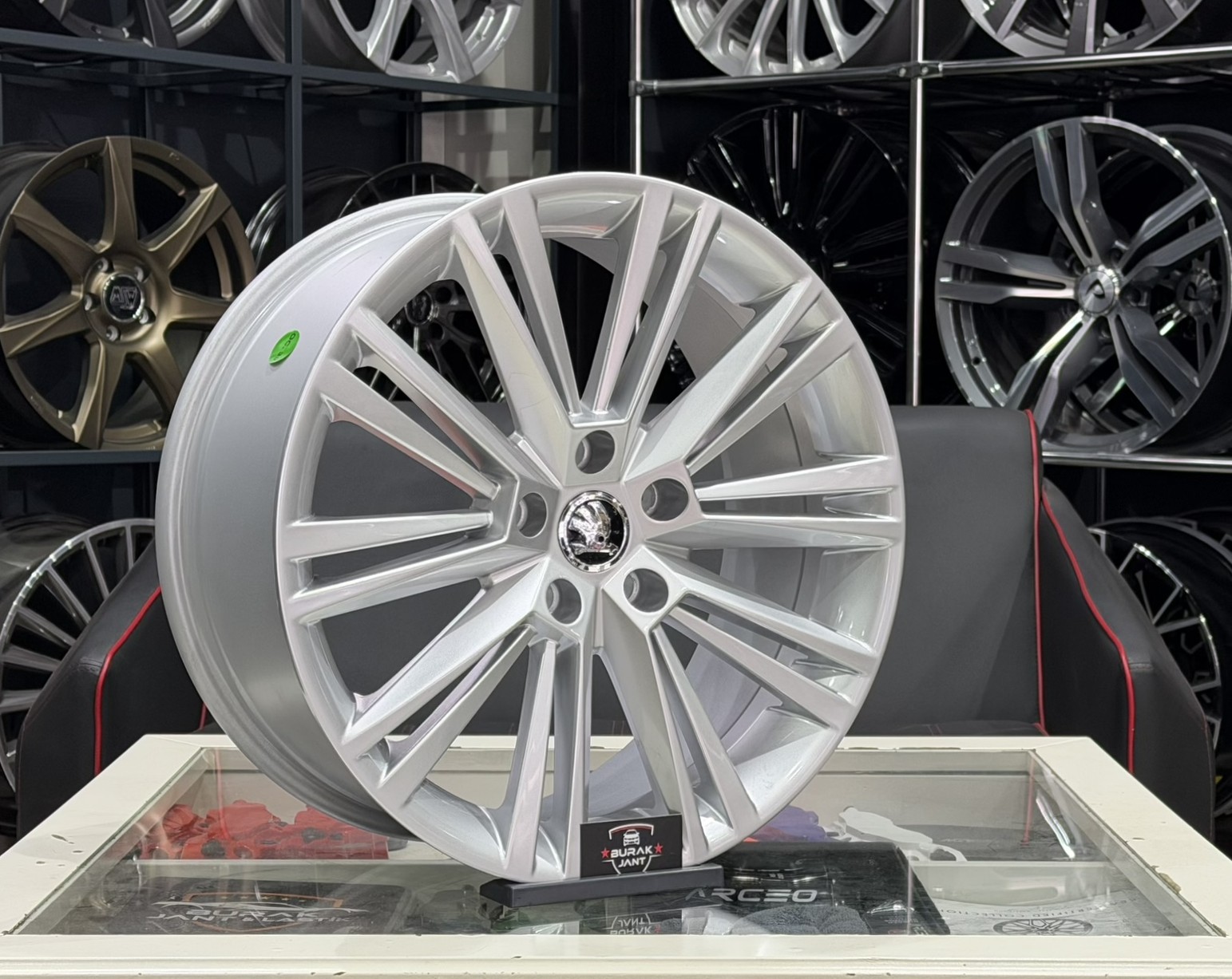 18 İNÇ 5X112 SKODA SUPERB OCTAVİA KAROQ JANT MODELİ (4ADET) - Görsel 2
