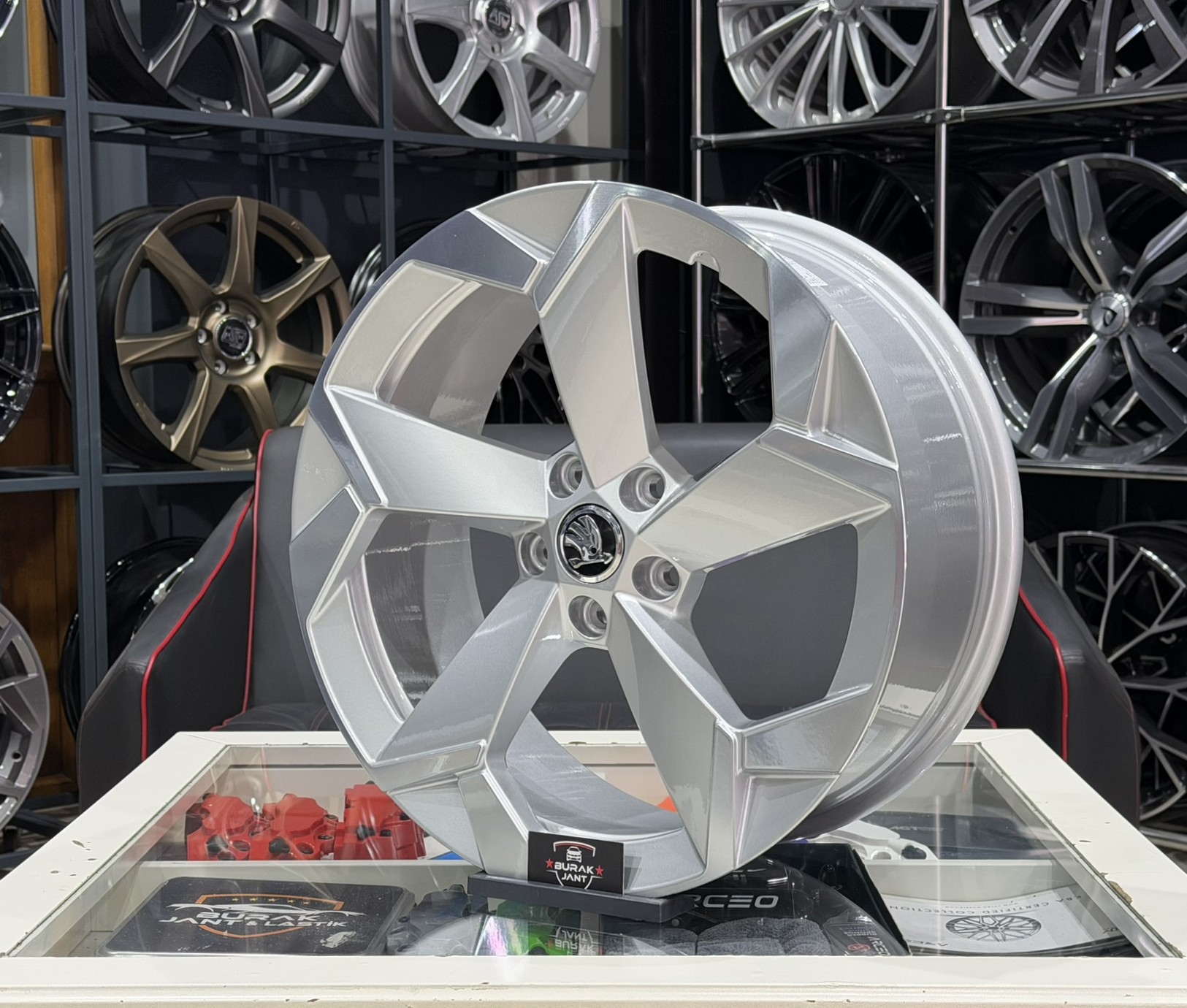19 İNÇ 5X112 SKODA OCTAVİA SUPERB KODİAQ KAROQ SİLVER DİAMOND SPORTLİNE JANT MODELİ (4ADET) - Görsel 3