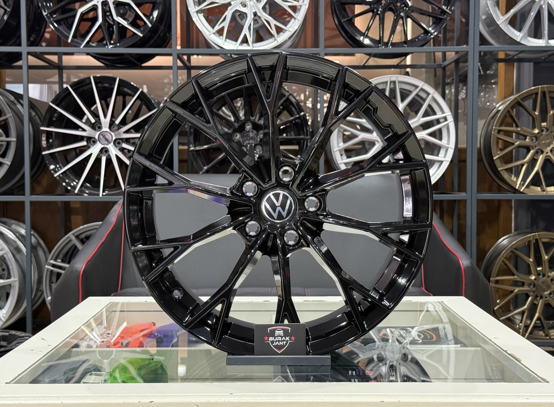 19 İNÇ 5X112 VW GOLF R WARMENAU PİANO BLACK JANT MODELİ (4ADET)