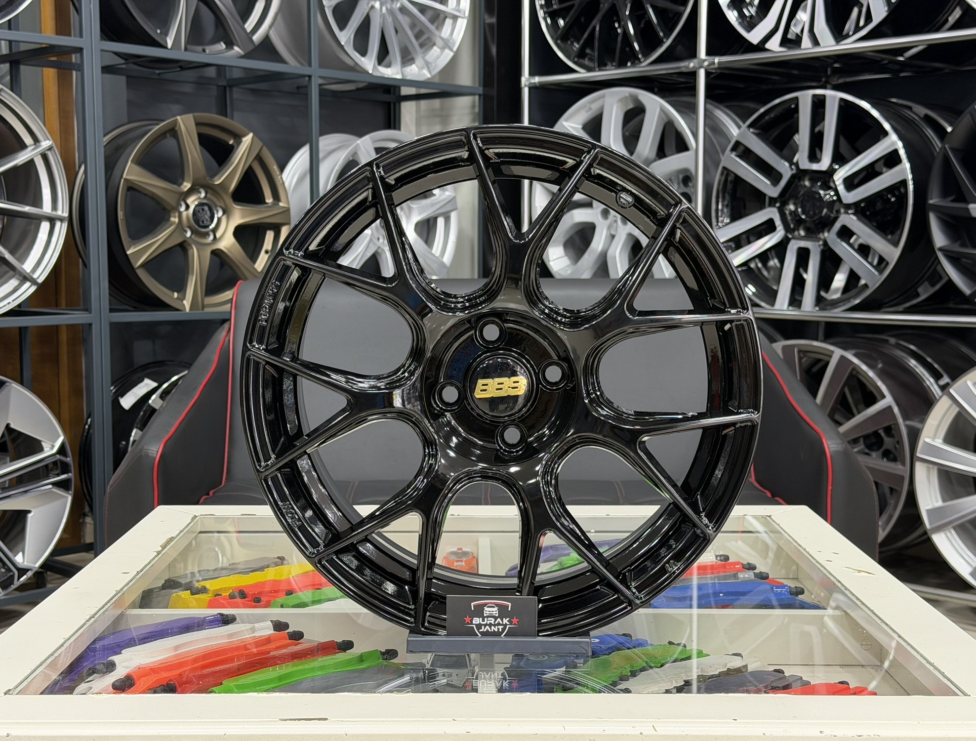 17 İNÇ 4X100 BBS RE-V7 PİANO BLACK JANT MODELİ (4ADET)